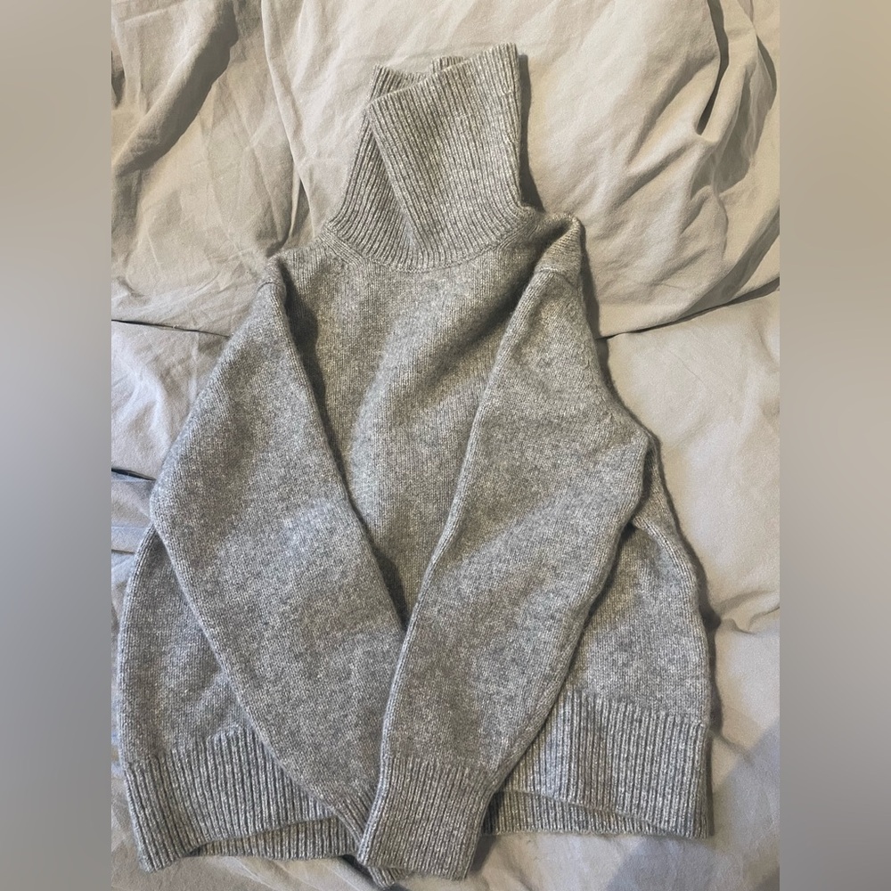 Aritzia Wilfred Luxe Cashmere Jara Sweater